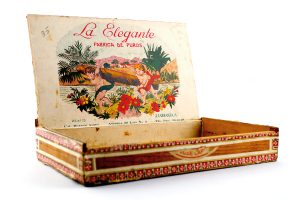 La Elegante Cigars